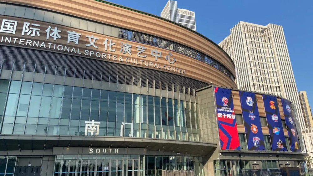 片中朴澳门操纵绳子吊挂在高楼外墙上飞檐走壁，与喷鼻港黑帮往返周旋的那场戏的确出色尽伦。